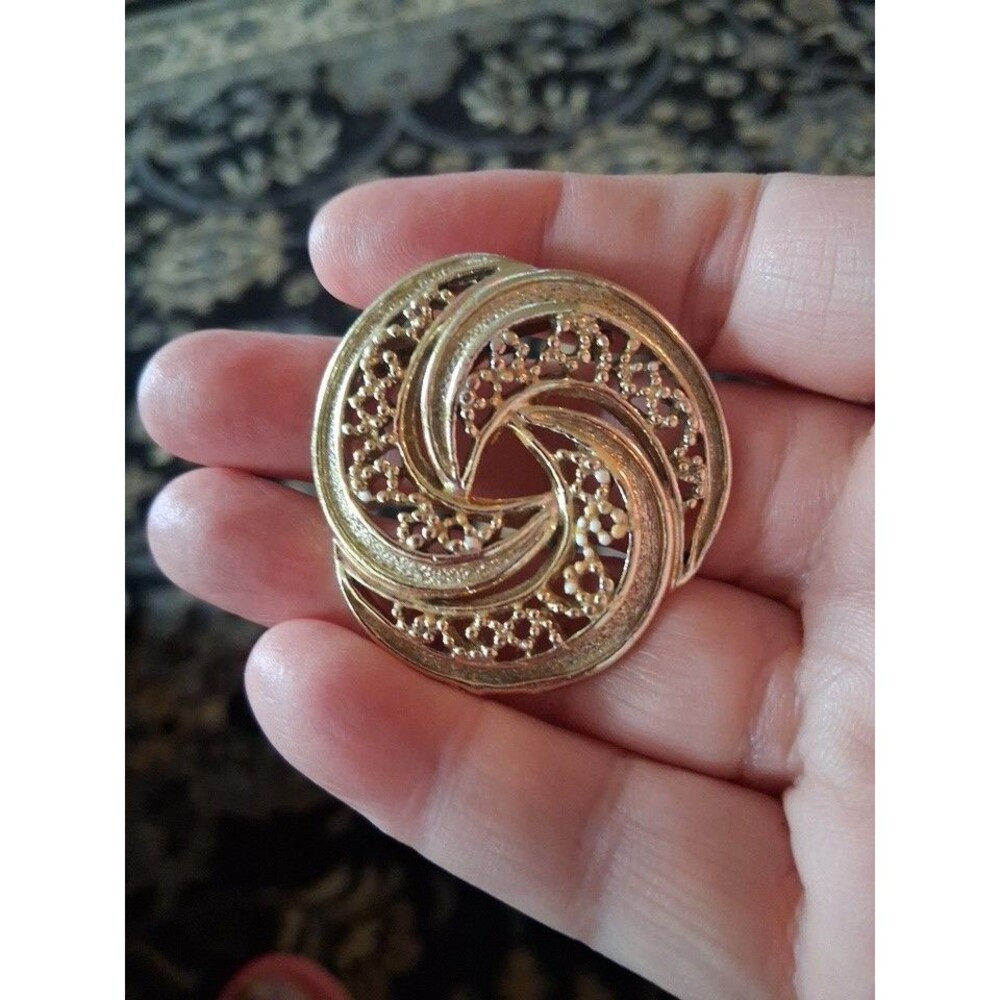 Vintage Gerry Brooch Pin Signed Gold Tone Swirls Lacy Open Work Abstract